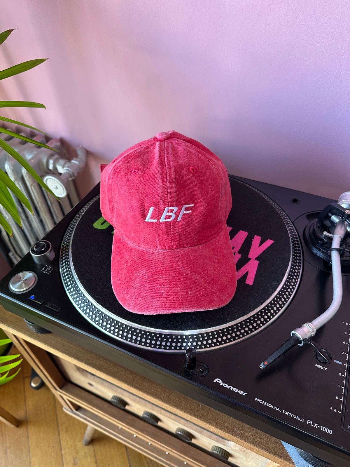 Tapa de – Gorra LBF - Light Blue File - Roja gastada